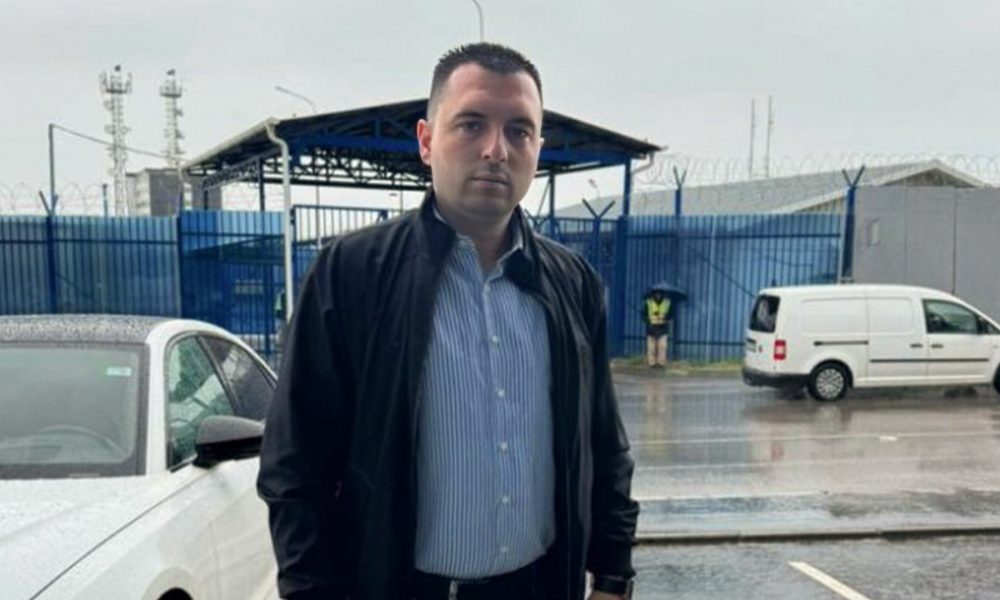 Lirohet Fahri Fazliu   EULEX ia konfiskon telefonin