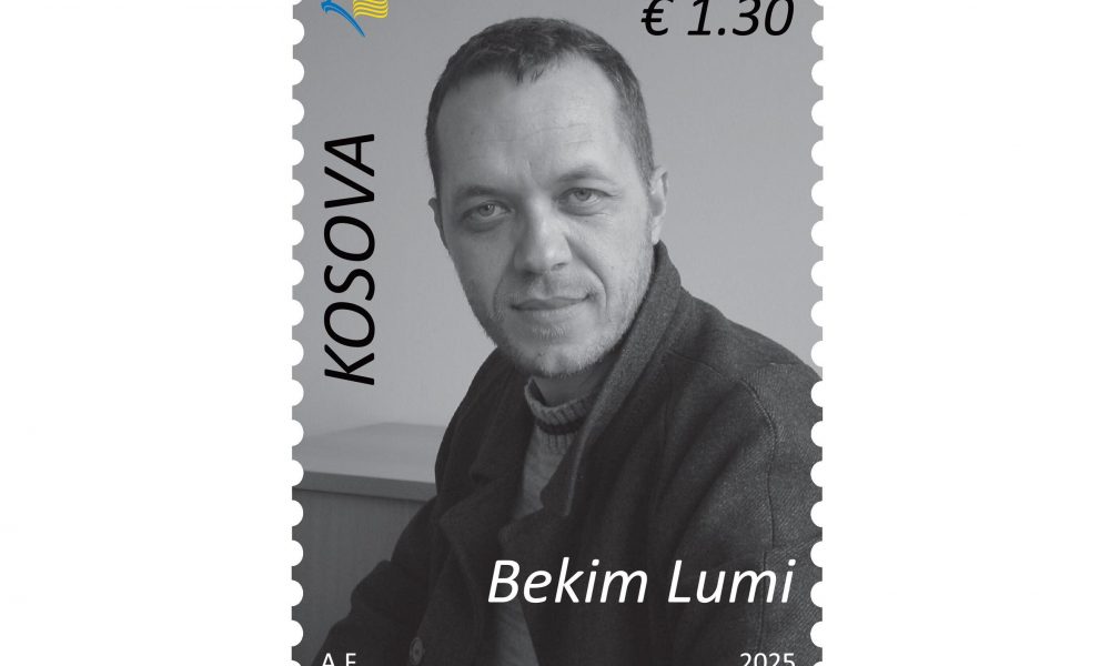 Posta lëshon në qarkullim pullën postare me figurën e regjisorit Bekim Lumi